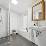 Floor C15 Mit Grosser Terrasse Im 