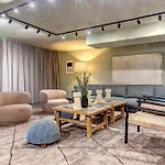 Floor C15 Mit Grosser Terrasse Im 