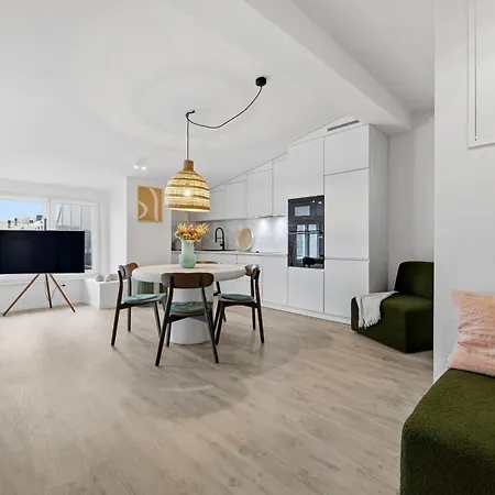Floor C15 Mit Grosser Terrasse Im 
